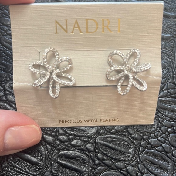 NADRI Flower CZ post earring - Picture 4 of 5